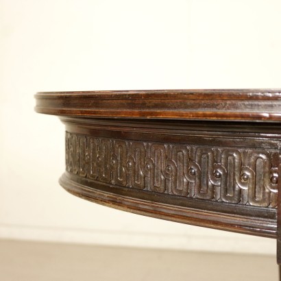 Table en Style Noyer Palissandre Fabriqué en Italie XXeme siècle