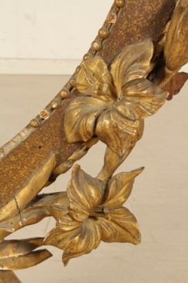 Cornice ovale neoclassica