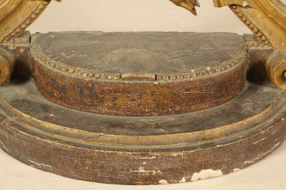 Cornice ovale neoclassica