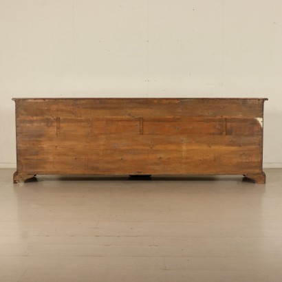 Geschirrschrank Nussbaum Italien 19. Jahrhundert.