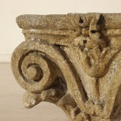 Coppia di Capitelli in Pietra - Particolare