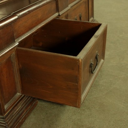 Antiquitäten, Bücherregal, antike Bücherregale, antikes Bücherregal, antikes italienisches Bücherregal, antikes Bücherregal, neoklassizistisches Bücherregal, Bücherregal aus dem 20. Jahrhundert, zweitüriges Bücherregal.