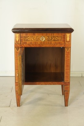 2 comodini stile neoclassico