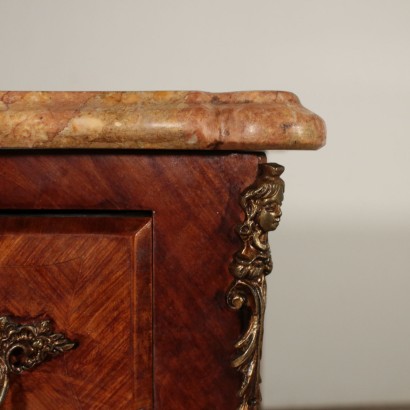 Kleine Kommode im Stil Marmorplatte Italien 20. Jahrhundert