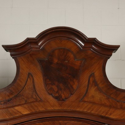 Dreitüriger Kleiderschrank Nussbaum Italien letzes Quartal '800.