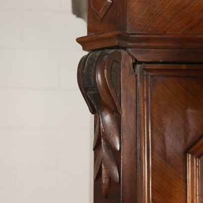 Dreitüriger Kleiderschrank Nussbaum Italien letzes Quartal '800.