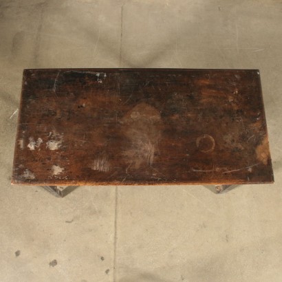 Schreibtisch mit zwei Schubladen