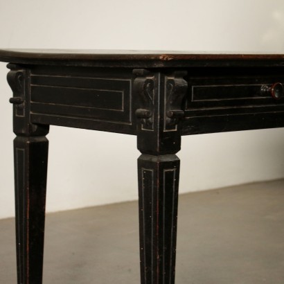 Schreibtisch mit zwei Schubladen-besonders