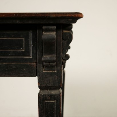 Schreibtisch mit zwei Schubladen-besonders