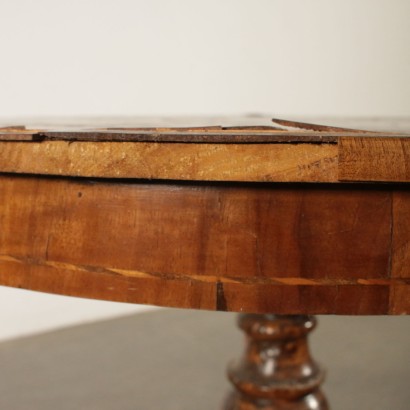 Beistelltisch mit Intarsien Rolo Italien 19. Jahrhundert