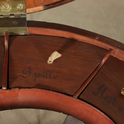 Beistelltisch Mahogani Nussbaumholz Italien 19. Jahrhundert