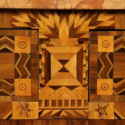 Kommode mit Intarsien Italien Späten 18. Jahrhundert