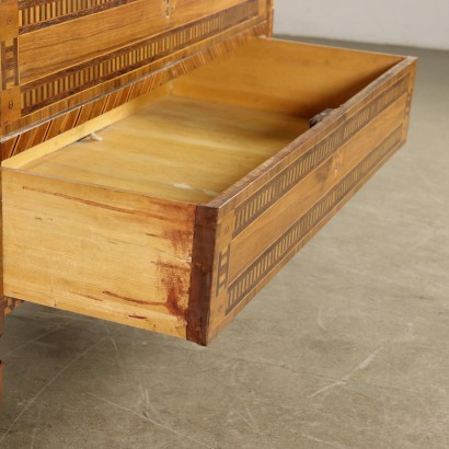 Kommode mit Intarsien Italien Späten 18. Jahrhundert