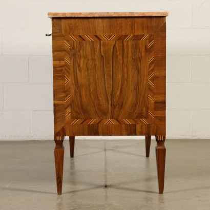 Kommode mit Intarsien Italien Späten 18. Jahrhundert