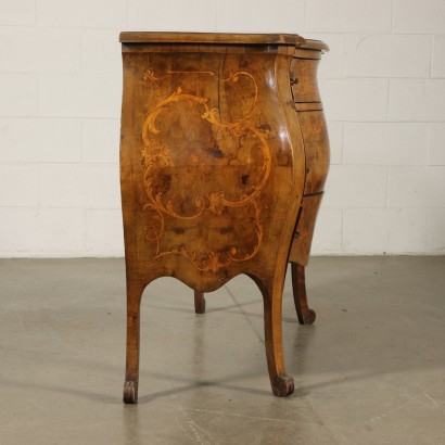 Kommode im Stil Spätbarock Nussbaumholz Italien 20. Jahrhundert