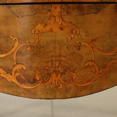 Kommode im Stil Spätbarock Nussbaumholz Italien 20. Jahrhundert