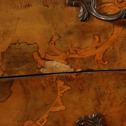 Kommode im Stil Spätbarock Nussbaumholz Italien 20. Jahrhundert