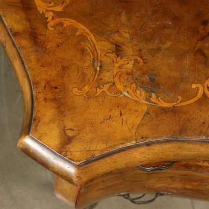 Kommode im Stil Spätbarock Nussbaumholz Italien 20. Jahrhundert