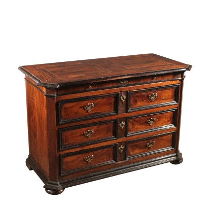 Toskanische Schubladenmöbel Ahorne Italien 18.Jahrhundert.