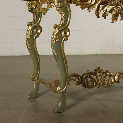 Mittelkonsole lackiert und vergoldet-detail