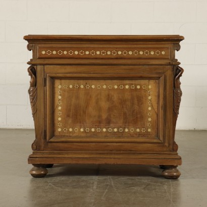 Antiker Schreibtisch mit Inlays Italien 19. Jahrhundert