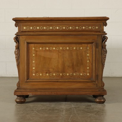Antiker Schreibtisch mit Inlays Italien 19. Jahrhundert