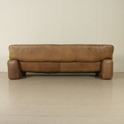 modernariato, modernariato di design, divano, divano modernariato, divano di modernariato, divano italiano, divano vintage, divano anni 70-80, divano design anni 70-80.