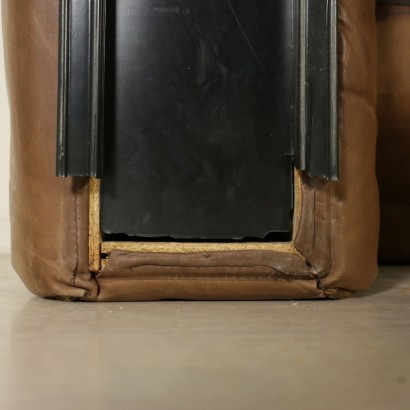 modernariato, modernariato di design, divano, divano modernariato, divano di modernariato, divano italiano, divano vintage, divano anni 70-80, divano design anni 70-80.