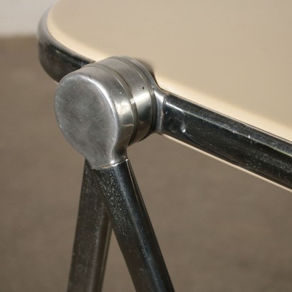 modernariato, modernariato di design, tavolino, tavolino modernariato, tavolino di modernariato, tavolino italiano, tavolino vintage, tavolino anni '60, tavolino design anni 60