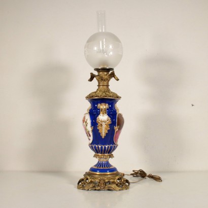antiquariato, lampada da tavolo, antiquariato lampade da tavolo, lampada da tavolo antica, lampada da tavolo antica francese, lampada da tavolo di antiquariato, lampada da tavolo neoclassico, lampada da tavolo del 800-900, lampada in ceramica.
