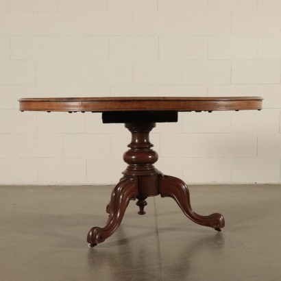 Table Oval Placage de Loupe de Noyer Angleterre Deuxième moitié '800
