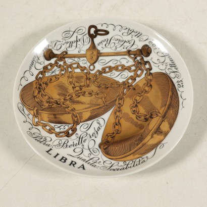 Groupe de 7 assiettes