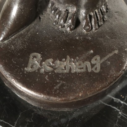 Sculpture Bronze Marbre noir Signature de l'Artiste '900