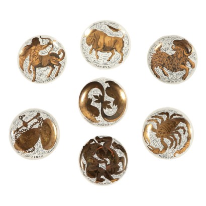 Les plats de la série, dans le Zodiaque, Piero Fornasetti (1913-1988)