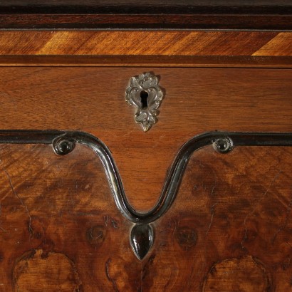 Commode Scriban Style lombard Placage Noyer Italie '900