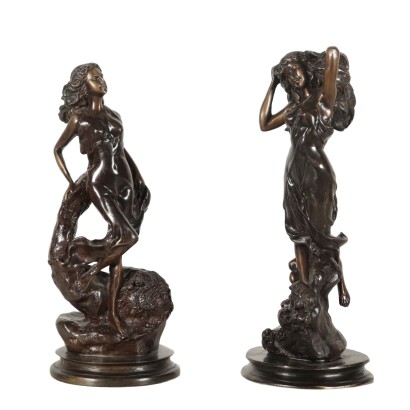 Coppia di figure femminili.