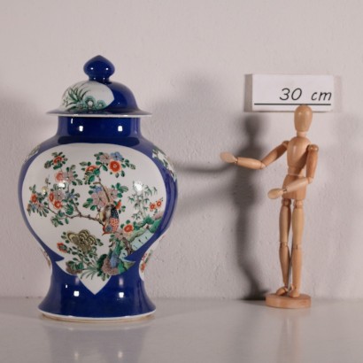 Potiche en porcelaine