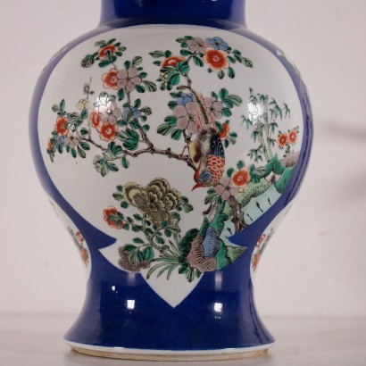 Potiche en porcelaine
