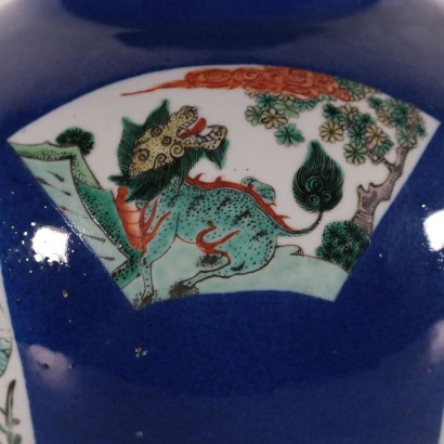 Potiche en porcelaine