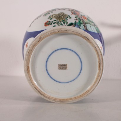 Potiche en porcelaine