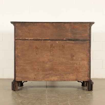 Grand Commode à quatre tiroirs Noyer Italie Première moitié '700