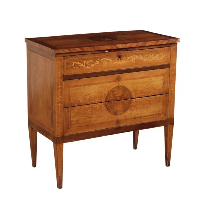 Pecho de cajones en el Estilo