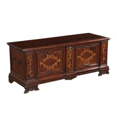 Pecho con incrustaciones de