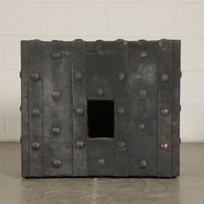 Safety deposit box