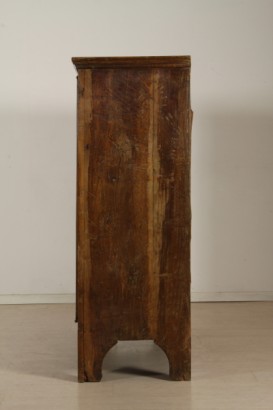 Armario de dos puertas de madera maciza de nogal