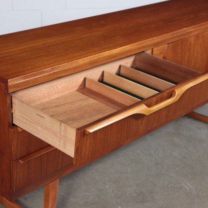 modernariato, modernariato di design, credenza, credenza modernariato, credenza di modernariato, credenza italiana, credenza vintage, credenza anni '60, credenza design anni 60