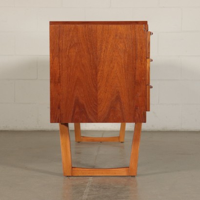 modernariato, modernariato di design, credenza, credenza modernariato, credenza di modernariato, credenza italiana, credenza vintage, credenza anni '60, credenza design anni 60