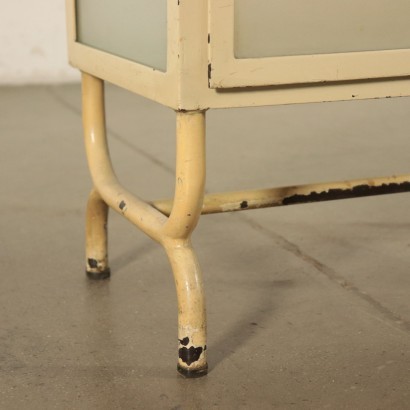 modernariato, modernariato di design, vetrina, vetrina modernariato, vetrina di modernariato, vetrina italiana, vetrina vintage, vetrina anni '60, vetrina design anni 60