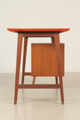 modernariato, tavoli, scrivania anni 50/60, scrivania anni 50, scrivania anni 60, scrivania produzione italiana, scrivania