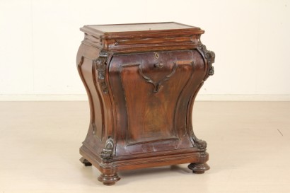 Credenzino Umbertino